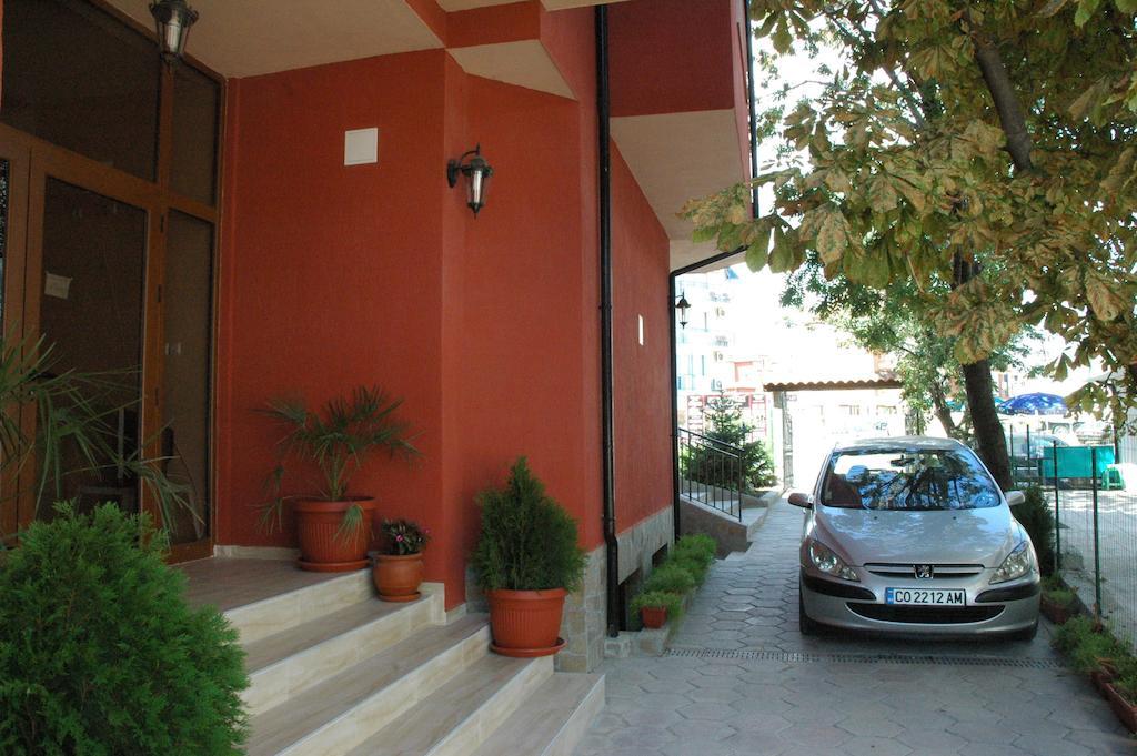 Terra Guest House Равда Екстер'єр фото