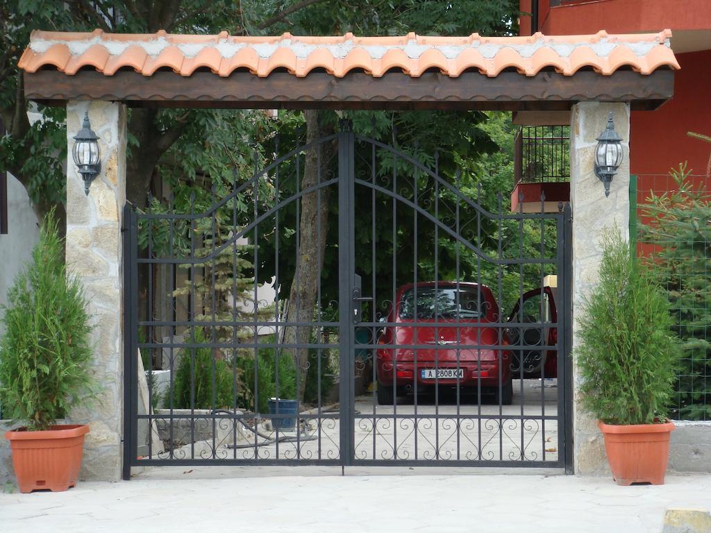 Terra Guest House Равда Екстер'єр фото
